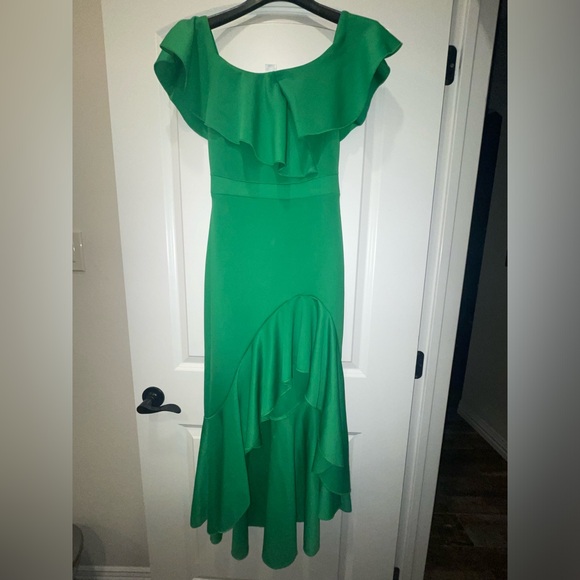 Rarely worn Venus green dress. Very nice for a formal event! - Picture 3 of 4